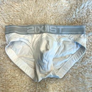 2 XIST Men’s briefs, white size Small